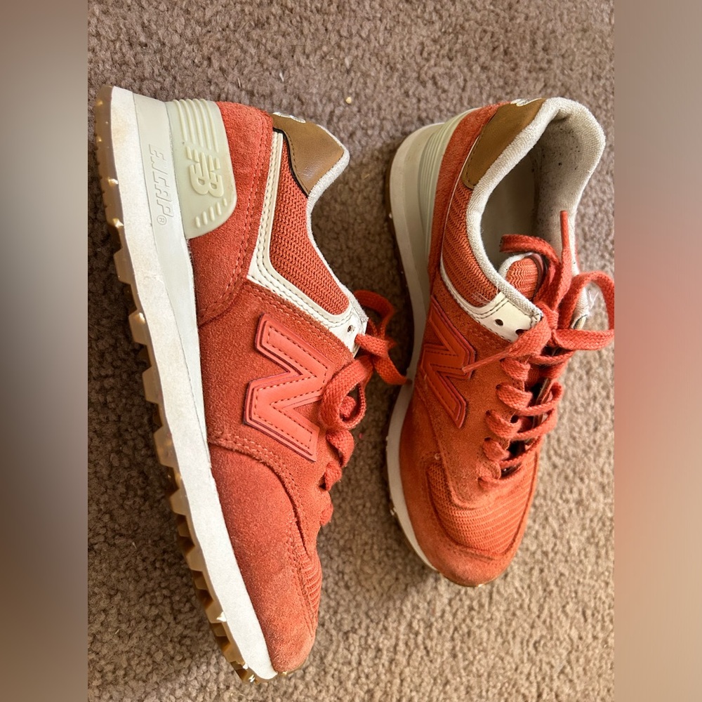 New balance shoes